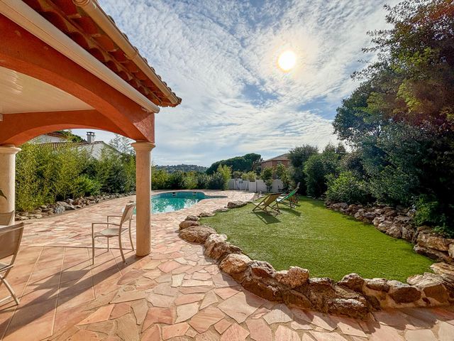 maison à vendre - 6 pièces - 151.0 m2 - CAVALAIRE SUR MER - 83 - PROVENCE-ALPES-COTE-D-AZUR - Century 21 Bianchi Transactions