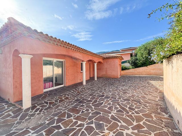 maison à vendre - 6 pièces - 151.0 m2 - CAVALAIRE SUR MER - 83 - PROVENCE-ALPES-COTE-D-AZUR - Century 21 Bianchi Transactions