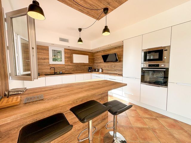 maison à vendre - 6 pièces - 151.0 m2 - CAVALAIRE SUR MER - 83 - PROVENCE-ALPES-COTE-D-AZUR - Century 21 Bianchi Transactions