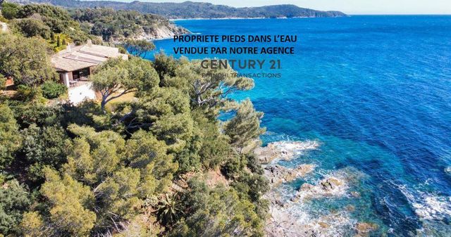 maison à vendre - 6 pièces - 210.0 m2 - LA CROIX VALMER - 83 - PROVENCE-ALPES-COTE-D-AZUR - Century 21 Bianchi Transactions
