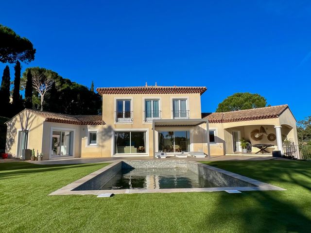 maison à vendre - 5 pièces - 175.0 m2 - STE MAXIME - 83 - PROVENCE-ALPES-COTE-D-AZUR - Century 21 Bianchi Transactions