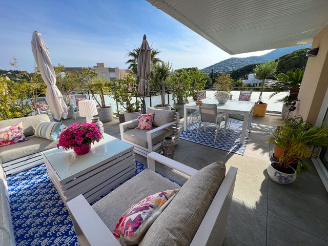 appartement à vendre - 4 pièces - 92.0 m2 - CAVALAIRE SUR MER - 83 - PROVENCE-ALPES-COTE-D-AZUR - Century 21 Bianchi Transactions