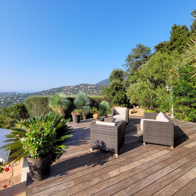 maison à vendre - 5 pièces - 152.0 m2 - CAVALAIRE SUR MER - 83 - PROVENCE-ALPES-COTE-D-AZUR - Century 21 Bianchi Transactions