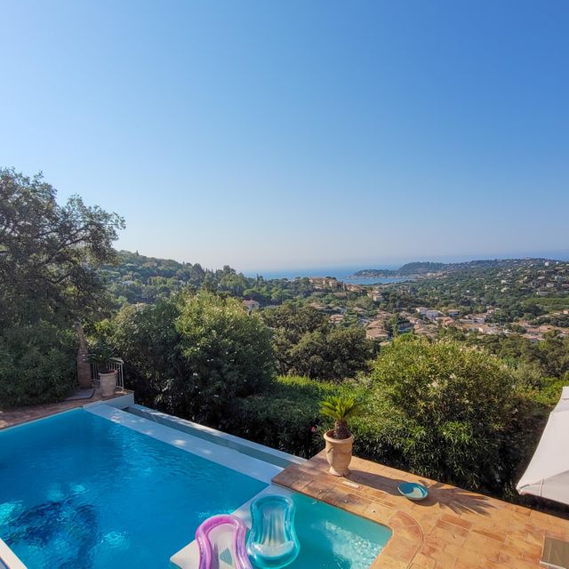 maison à vendre - 5 pièces - 152.0 m2 - CAVALAIRE SUR MER - 83 - PROVENCE-ALPES-COTE-D-AZUR - Century 21 Bianchi Transactions