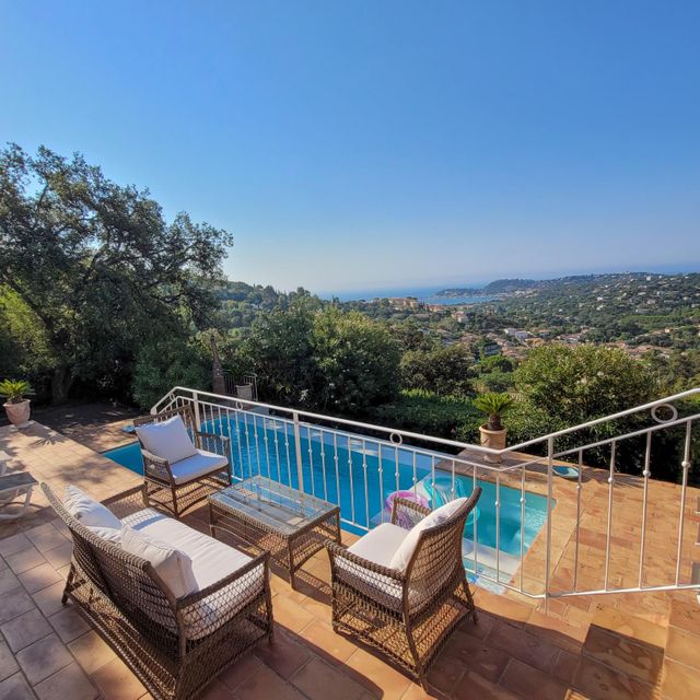 maison à vendre - 5 pièces - 152.0 m2 - CAVALAIRE SUR MER - 83 - PROVENCE-ALPES-COTE-D-AZUR - Century 21 Bianchi Transactions