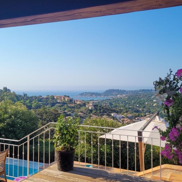 maison à vendre - 5 pièces - 152.0 m2 - CAVALAIRE SUR MER - 83 - PROVENCE-ALPES-COTE-D-AZUR - Century 21 Bianchi Transactions
