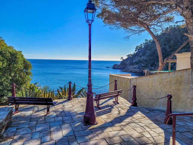 maison à vendre - 5 pièces - 184.0 m2 - CAVALAIRE SUR MER - 83 - PROVENCE-ALPES-COTE-D-AZUR - Century 21 Bianchi Transactions