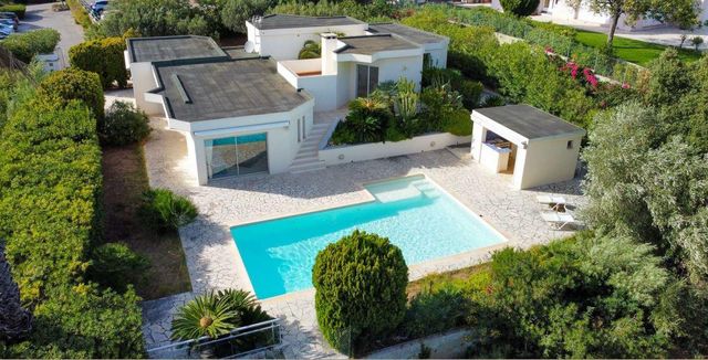 maison à vendre - 6 pièces - 191.0 m2 - CAVALAIRE SUR MER - 83 - PROVENCE-ALPES-COTE-D-AZUR - Century 21 Bianchi Transactions