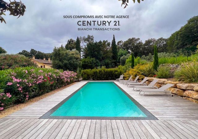 Appartement T5 à vendre - 5 pièces - 147.0 m2 - CAVALAIRE SUR MER - 83 - PROVENCE-ALPES-COTE-D-AZUR - Century 21 Bianchi Transactions