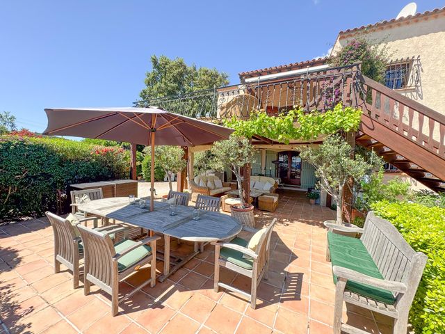 maison à vendre - 7 pièces - 165.0 m2 - CAVALAIRE SUR MER - 83 - PROVENCE-ALPES-COTE-D-AZUR - Century 21 Bianchi Transactions