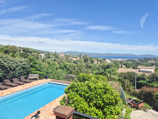 maison à vendre - 7 pièces - 165.0 m2 - CAVALAIRE SUR MER - 83 - PROVENCE-ALPES-COTE-D-AZUR - Century 21 Bianchi Transactions