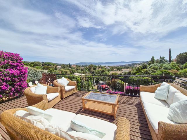 maison à vendre - 7 pièces - 165.0 m2 - CAVALAIRE SUR MER - 83 - PROVENCE-ALPES-COTE-D-AZUR - Century 21 Bianchi Transactions