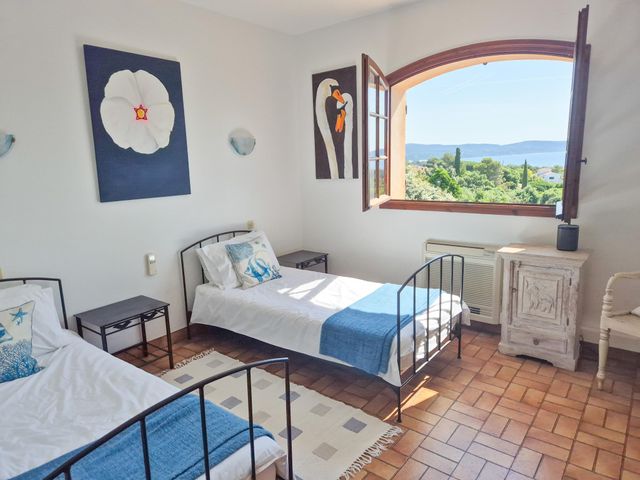 maison à vendre - 7 pièces - 165.0 m2 - CAVALAIRE SUR MER - 83 - PROVENCE-ALPES-COTE-D-AZUR - Century 21 Bianchi Transactions