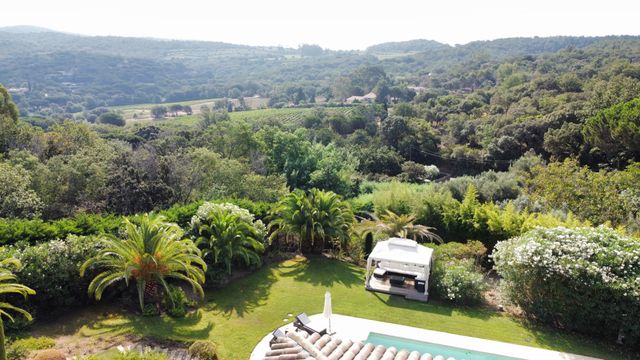 Afficher la photo en grand maison à vendre - 6 pièces - 170.0 m2 - GASSIN - 83 - PROVENCE-ALPES-COTE-D-AZUR - Century 21 Bianchi Transactions