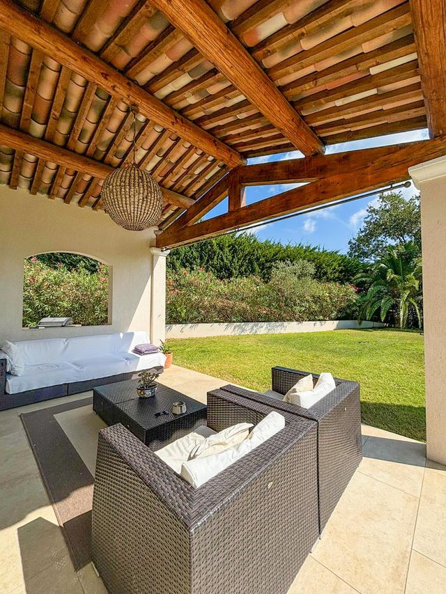 Afficher la photo en grand maison à vendre - 6 pièces - 170.0 m2 - GASSIN - 83 - PROVENCE-ALPES-COTE-D-AZUR - Century 21 Bianchi Transactions