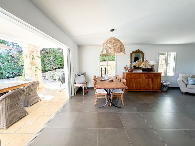 Afficher la photo en grand maison à vendre - 5 pièces - 140.0 m2 - CAVALAIRE SUR MER - 83 - PROVENCE-ALPES-COTE-D-AZUR - Century 21 Bianchi Transactions