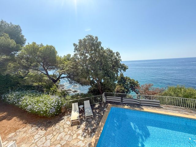 maison à vendre - 8 pièces - 187.0 m2 - LA CROIX VALMER - 83 - PROVENCE-ALPES-COTE-D-AZUR - Century 21 Bianchi Transactions