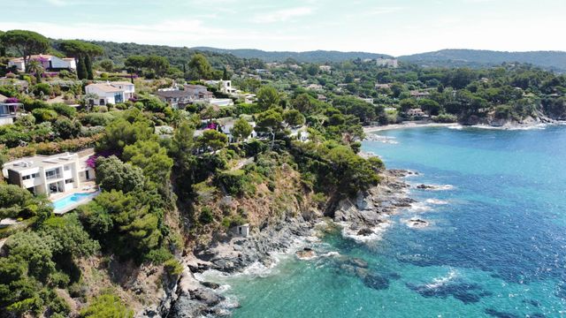 maison à vendre - 8 pièces - 187.0 m2 - LA CROIX VALMER - 83 - PROVENCE-ALPES-COTE-D-AZUR - Century 21 Bianchi Transactions