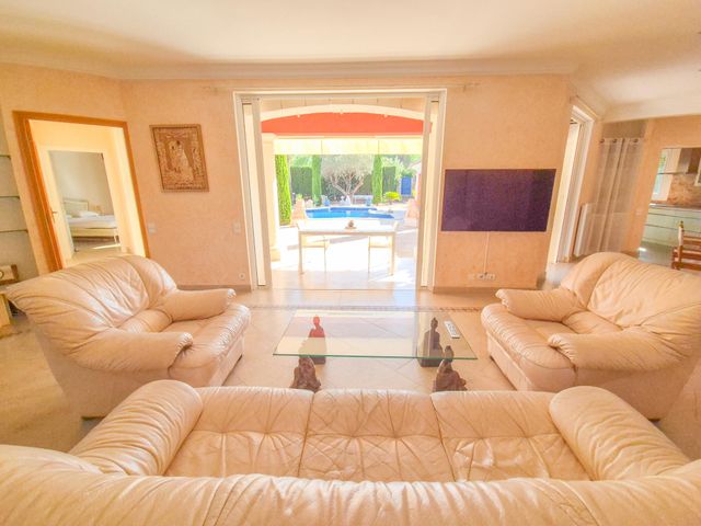 Afficher la photo en grand maison à vendre - 6 pièces - 192.0 m2 - CAVALAIRE SUR MER - 83 - PROVENCE-ALPES-COTE-D-AZUR - Century 21 Bianchi Transactions