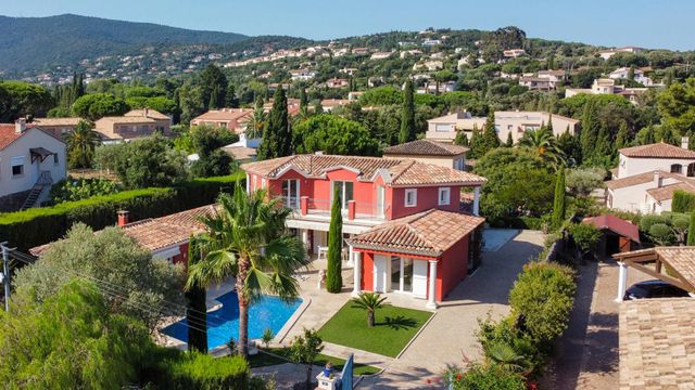 Afficher la photo en grand maison à vendre - 6 pièces - 192.0 m2 - CAVALAIRE SUR MER - 83 - PROVENCE-ALPES-COTE-D-AZUR - Century 21 Bianchi Transactions