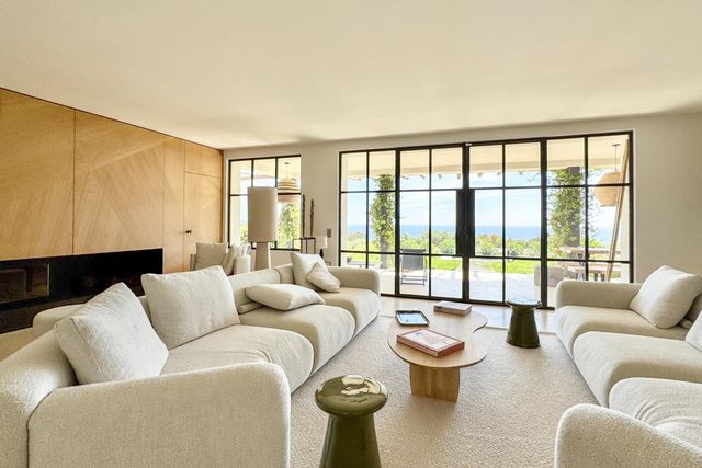 maison à vendre - 7 pièces - 370.0 m2 - CAVALAIRE SUR MER - 83 - PROVENCE-ALPES-COTE-D-AZUR - Century 21 Bianchi Transactions