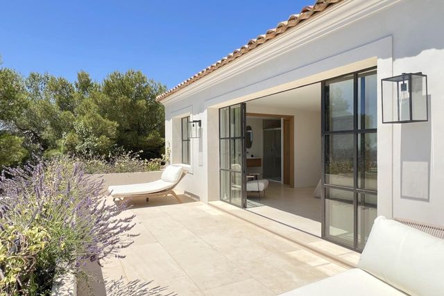 maison à vendre - 7 pièces - 370.0 m2 - CAVALAIRE SUR MER - 83 - PROVENCE-ALPES-COTE-D-AZUR - Century 21 Bianchi Transactions