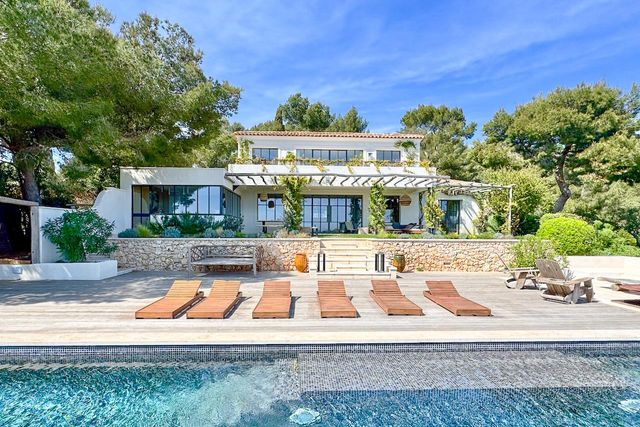 maison à vendre - 7 pièces - 370.0 m2 - CAVALAIRE SUR MER - 83 - PROVENCE-ALPES-COTE-D-AZUR - Century 21 Bianchi Transactions