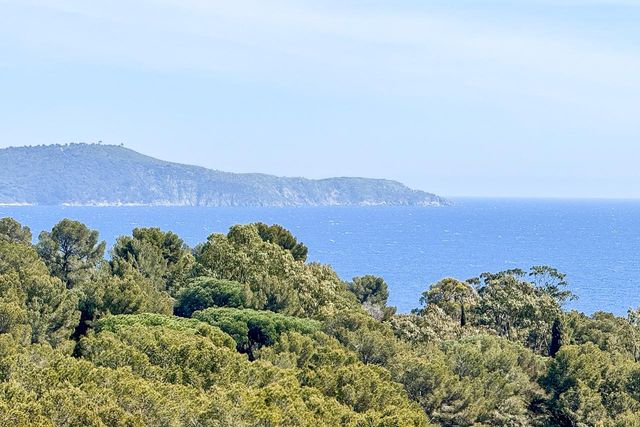 maison à vendre - 7 pièces - 370.0 m2 - CAVALAIRE SUR MER - 83 - PROVENCE-ALPES-COTE-D-AZUR - Century 21 Bianchi Transactions