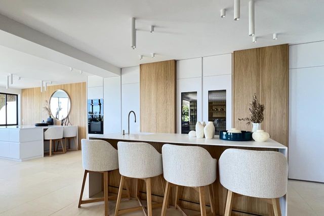 maison à vendre - 7 pièces - 370.0 m2 - CAVALAIRE SUR MER - 83 - PROVENCE-ALPES-COTE-D-AZUR - Century 21 Bianchi Transactions