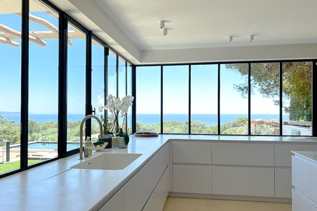 maison à vendre - 7 pièces - 370.0 m2 - CAVALAIRE SUR MER - 83 - PROVENCE-ALPES-COTE-D-AZUR - Century 21 Bianchi Transactions