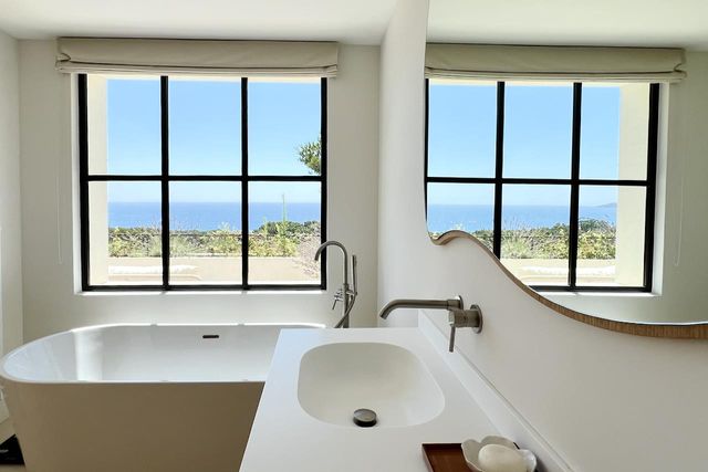 maison à vendre - 7 pièces - 370.0 m2 - CAVALAIRE SUR MER - 83 - PROVENCE-ALPES-COTE-D-AZUR - Century 21 Bianchi Transactions