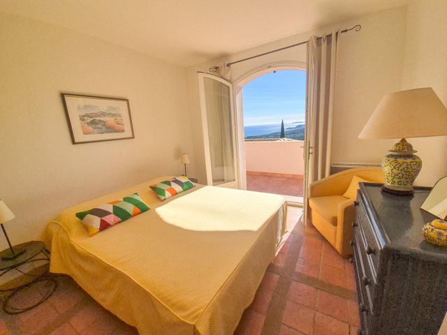 maison à vendre - 6 pièces - 155.0 m2 - LA CROIX VALMER - 83 - PROVENCE-ALPES-COTE-D-AZUR - Century 21 Bianchi Transactions