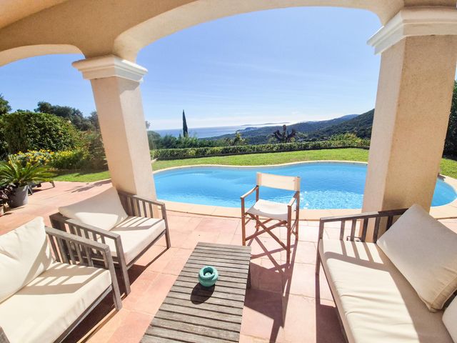 maison à vendre - 6 pièces - 155.0 m2 - LA CROIX VALMER - 83 - PROVENCE-ALPES-COTE-D-AZUR - Century 21 Bianchi Transactions