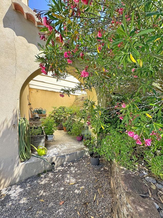 maison à vendre - 5 pièces - 205.0 m2 - CAVALAIRE SUR MER - 83 - PROVENCE-ALPES-COTE-D-AZUR - Century 21 Bianchi Transactions