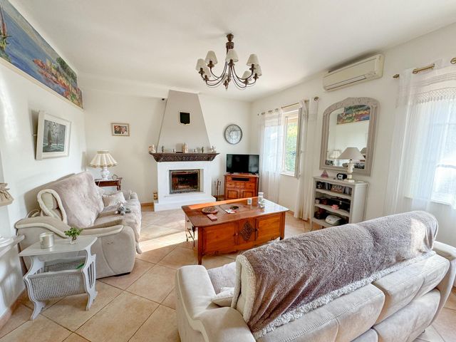 maison à vendre - 5 pièces - 205.0 m2 - CAVALAIRE SUR MER - 83 - PROVENCE-ALPES-COTE-D-AZUR - Century 21 Bianchi Transactions