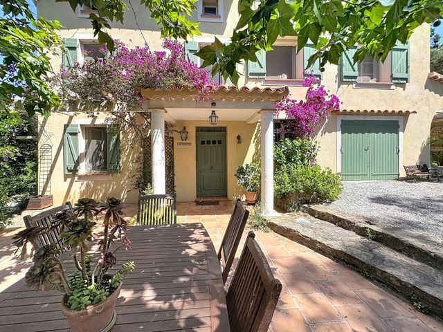 maison à vendre - 5 pièces - 205.0 m2 - CAVALAIRE SUR MER - 83 - PROVENCE-ALPES-COTE-D-AZUR - Century 21 Bianchi Transactions