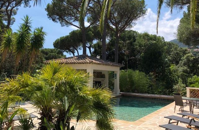 maison à vendre - 8 pièces - 263.0 m2 - CAVALAIRE SUR MER - 83 - PROVENCE-ALPES-COTE-D-AZUR - Century 21 Bianchi Transactions