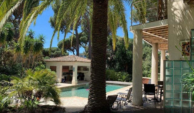 maison à vendre - 8 pièces - 263.0 m2 - CAVALAIRE SUR MER - 83 - PROVENCE-ALPES-COTE-D-AZUR - Century 21 Bianchi Transactions