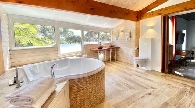 maison à vendre - 8 pièces - 263.0 m2 - CAVALAIRE SUR MER - 83 - PROVENCE-ALPES-COTE-D-AZUR - Century 21 Bianchi Transactions