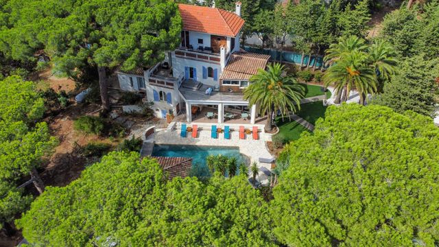 maison à vendre - 8 pièces - 263.0 m2 - CAVALAIRE SUR MER - 83 - PROVENCE-ALPES-COTE-D-AZUR - Century 21 Bianchi Transactions