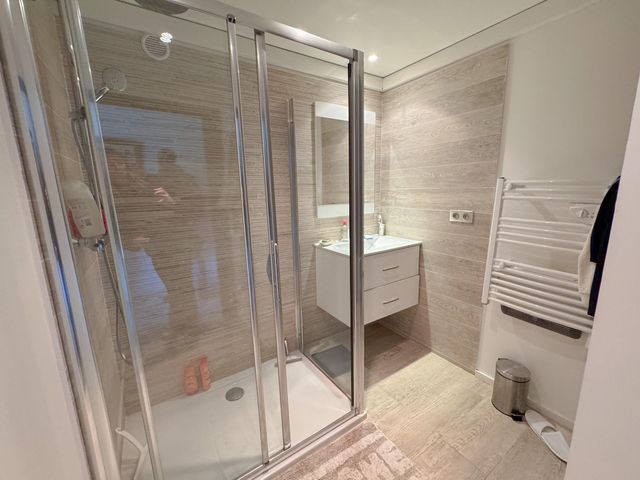 Afficher la photo en grand maison à vendre - 7 pièces - 220.0 m2 - CAVALAIRE SUR MER - 83 - PROVENCE-ALPES-COTE-D-AZUR - Century 21 Bianchi Transactions