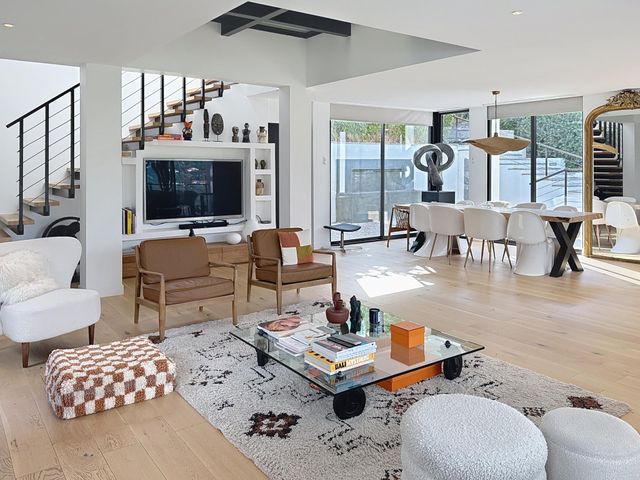 Afficher la photo en grand maison à vendre - 7 pièces - 220.0 m2 - CAVALAIRE SUR MER - 83 - PROVENCE-ALPES-COTE-D-AZUR - Century 21 Bianchi Transactions