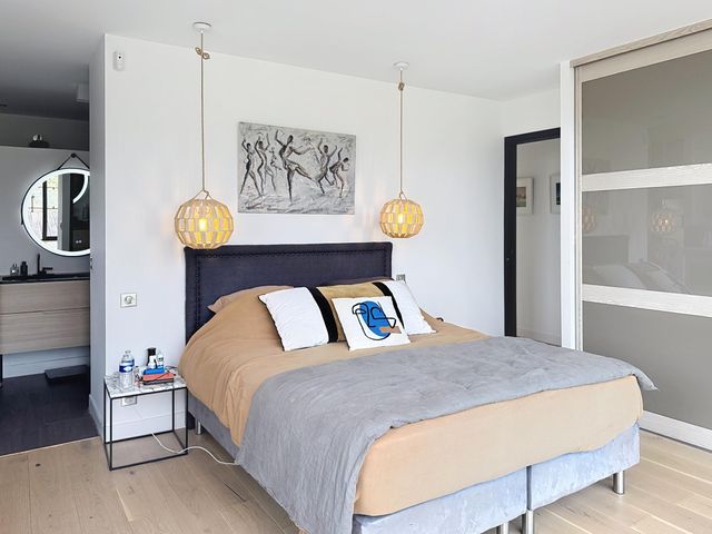 Afficher la photo en grand maison à vendre - 7 pièces - 220.0 m2 - CAVALAIRE SUR MER - 83 - PROVENCE-ALPES-COTE-D-AZUR - Century 21 Bianchi Transactions