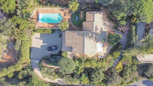 maison à vendre - 6 pièces - 170.0 m2 - CAVALAIRE SUR MER - 83 - PROVENCE-ALPES-COTE-D-AZUR - Century 21 Bianchi Transactions