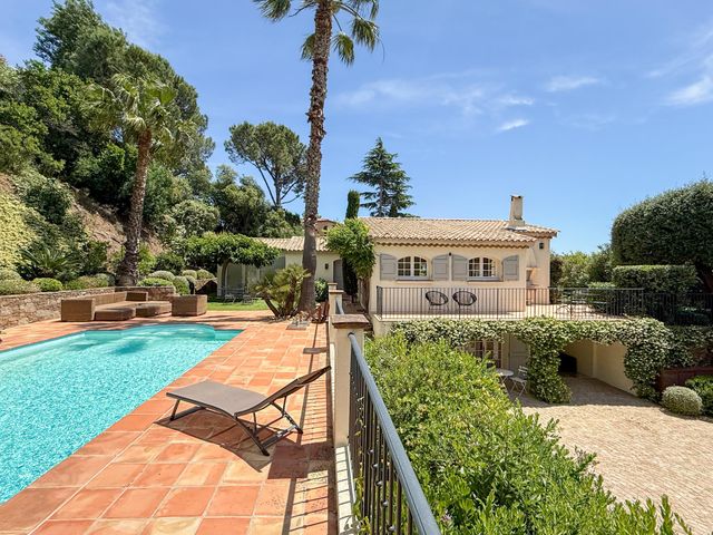 maison à vendre - 6 pièces - 170.0 m2 - CAVALAIRE SUR MER - 83 - PROVENCE-ALPES-COTE-D-AZUR - Century 21 Bianchi Transactions