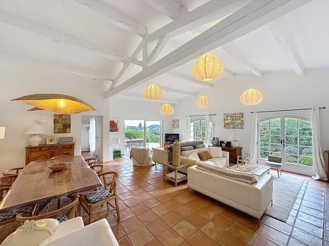 maison à vendre - 6 pièces - 170.0 m2 - CAVALAIRE SUR MER - 83 - PROVENCE-ALPES-COTE-D-AZUR - Century 21 Bianchi Transactions