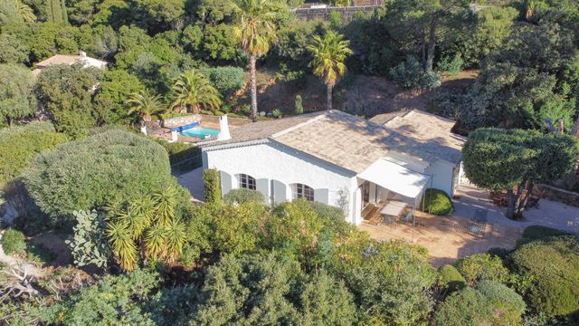 maison à vendre - 6 pièces - 170.0 m2 - CAVALAIRE SUR MER - 83 - PROVENCE-ALPES-COTE-D-AZUR - Century 21 Bianchi Transactions