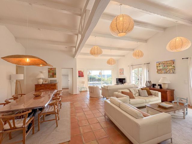 maison à vendre - 6 pièces - 170.0 m2 - CAVALAIRE SUR MER - 83 - PROVENCE-ALPES-COTE-D-AZUR - Century 21 Bianchi Transactions