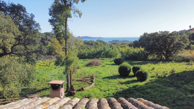 maison à vendre - 4 pièces - 105.0 m2 - CAVALAIRE SUR MER - 83 - PROVENCE-ALPES-COTE-D-AZUR - Century 21 Bianchi Transactions