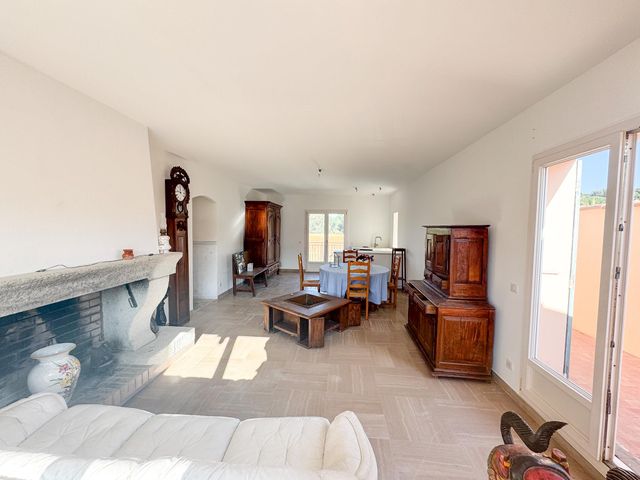 maison à vendre - 8 pièces - 367.0 m2 - CAVALAIRE SUR MER - 83 - PROVENCE-ALPES-COTE-D-AZUR - Century 21 Bianchi Transactions